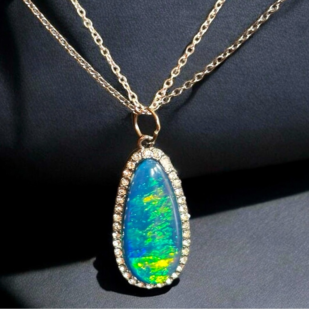 Stunning Blue / Green Mosiac Pendant Necklace With Double Layered  Chain. NWT